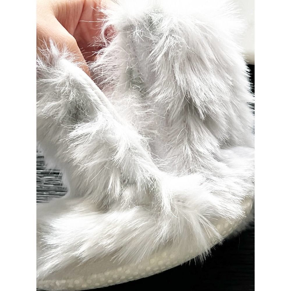Restoration Hardware Nwt Luxe Faux Fur Grey Fox Baby's Bootie 24mo — image 3 of 4